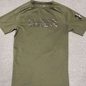 Men’s Under Armour compression shirt